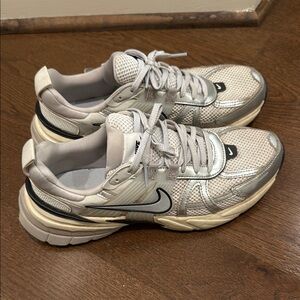 Nike V2K Run sneakers